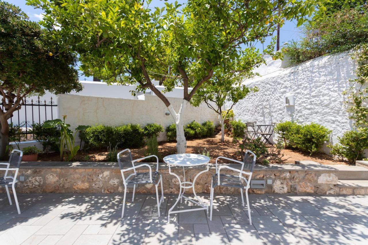 Villa Kriezi Spetses Town Exterior photo