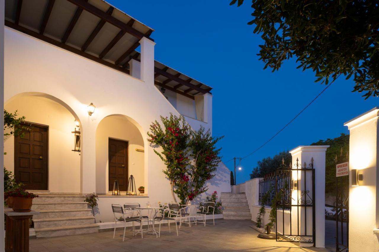 Villa Kriezi Spetses Town Exterior photo